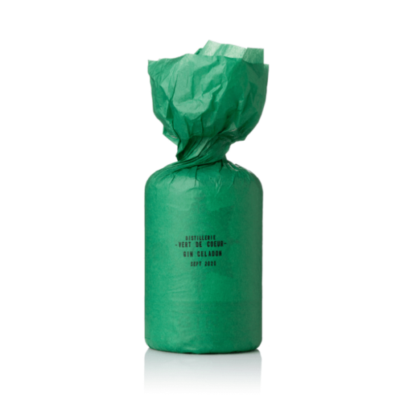 Gin Celadon vert de coeur dans son emballage